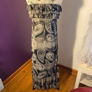 Eyelash Couture | Black, White & Gray Paisley Strapless Maxi Dress | M